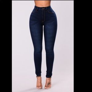 Dark blue high wasted skinny jeans